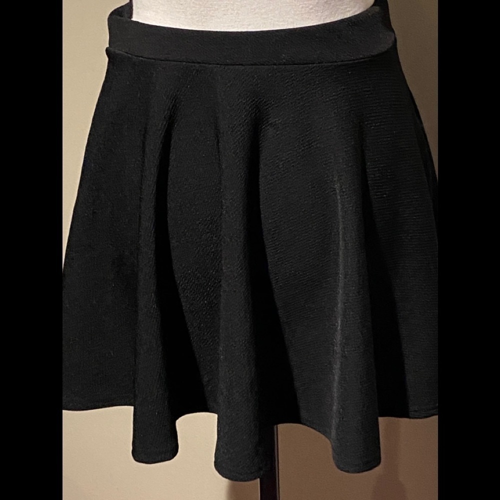 HDE Black skater skirt